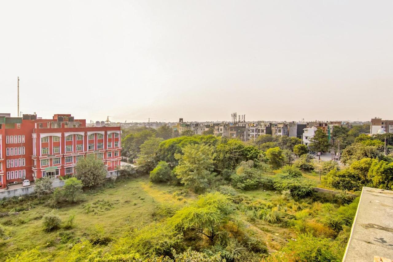 Flagship Hotel Secret Mirage Near Rithala Metro Station Nova Deli Exterior foto