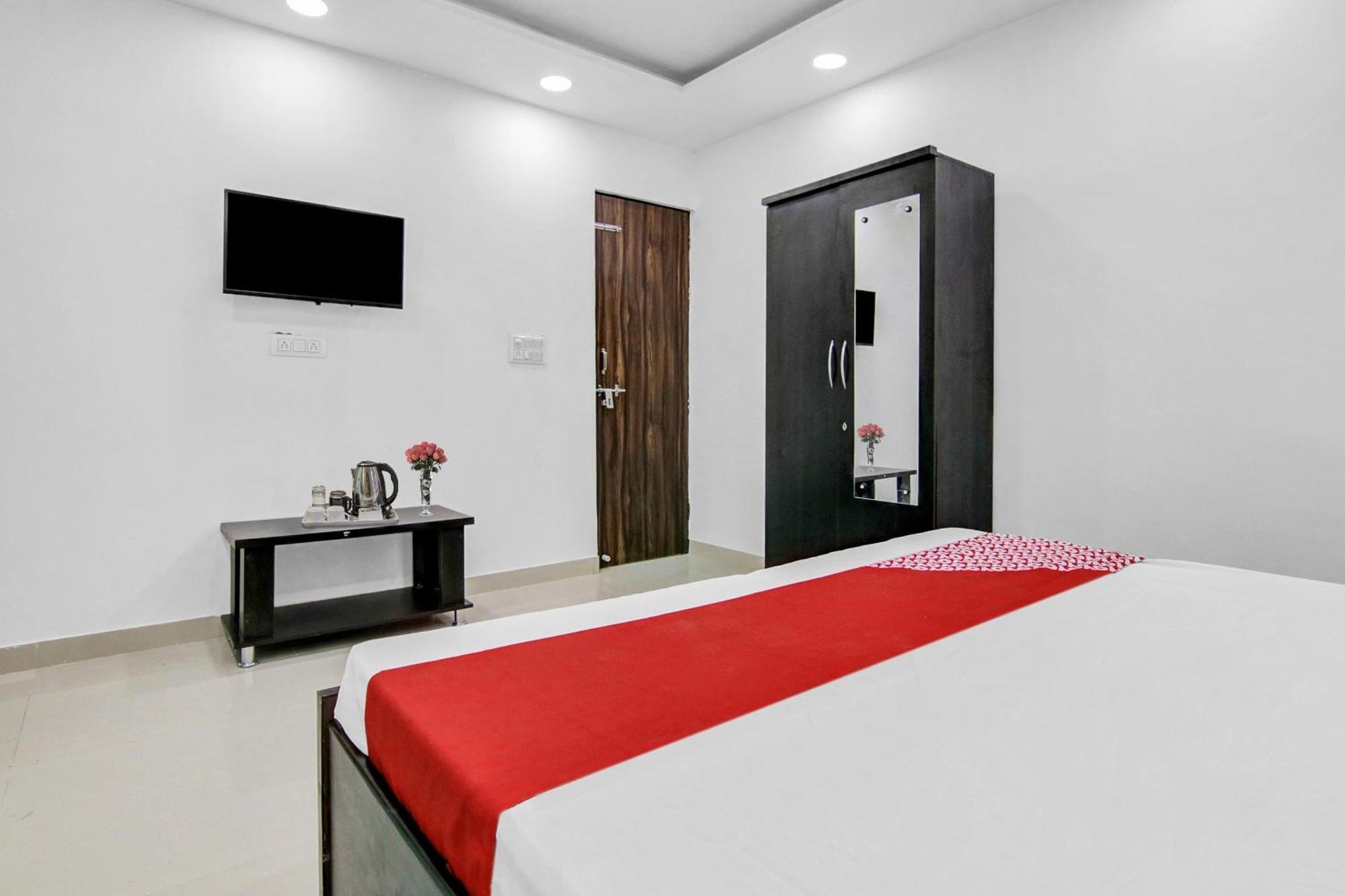 Flagship Hotel Secret Mirage Near Rithala Metro Station Nova Deli Exterior foto
